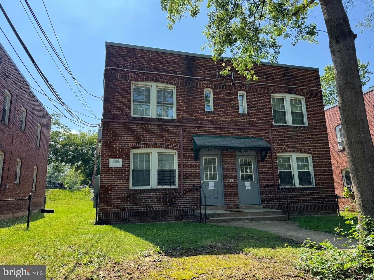 515 45TH Street - Photo 1