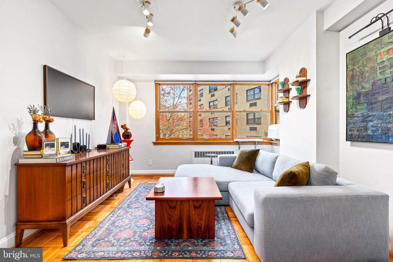 3025 Ontario Road - Photo 1