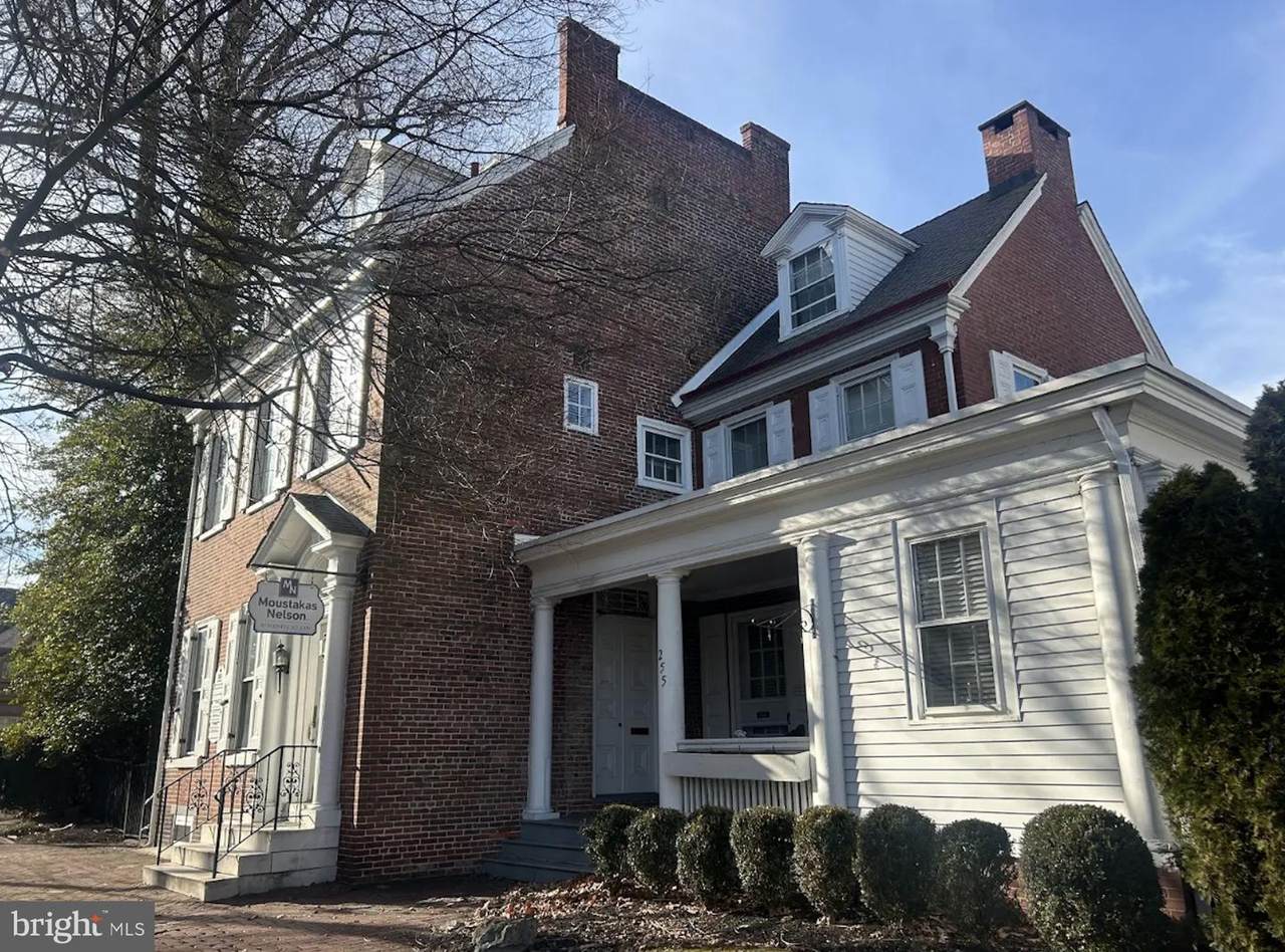 255 Kings Highway - Photo 1