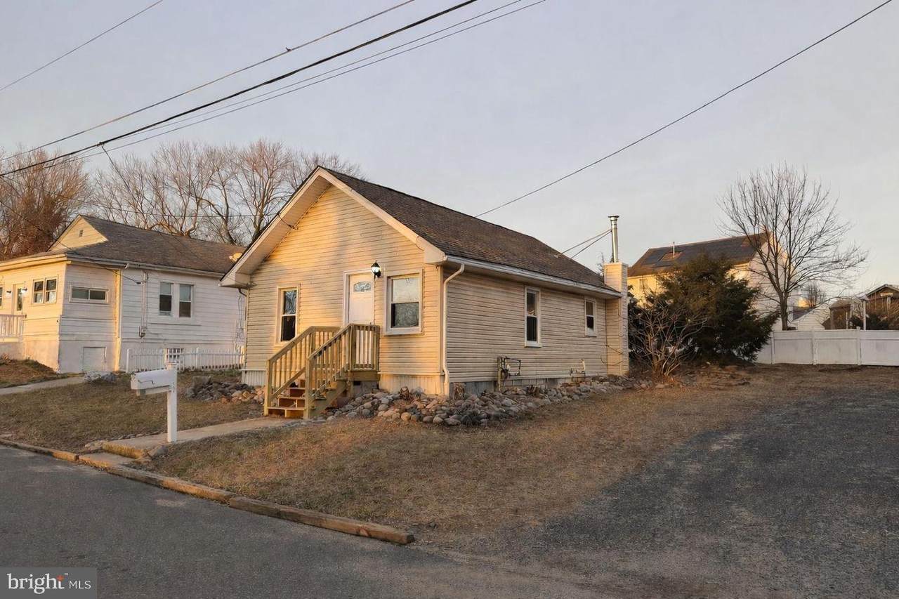 109 River Road Drive - Photo 1