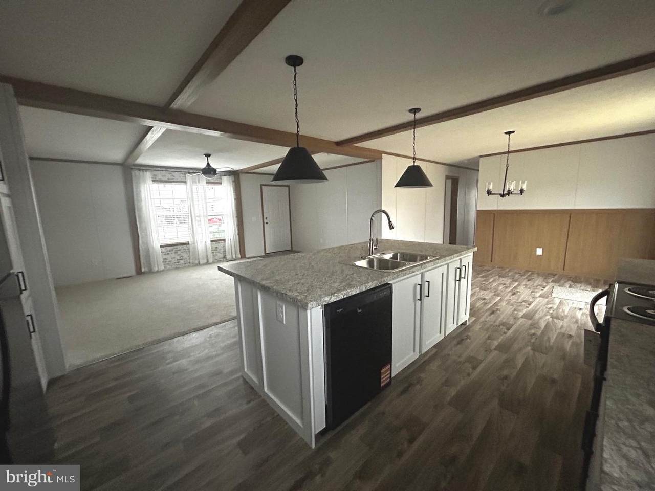 41 Apollo Court - Photo 1