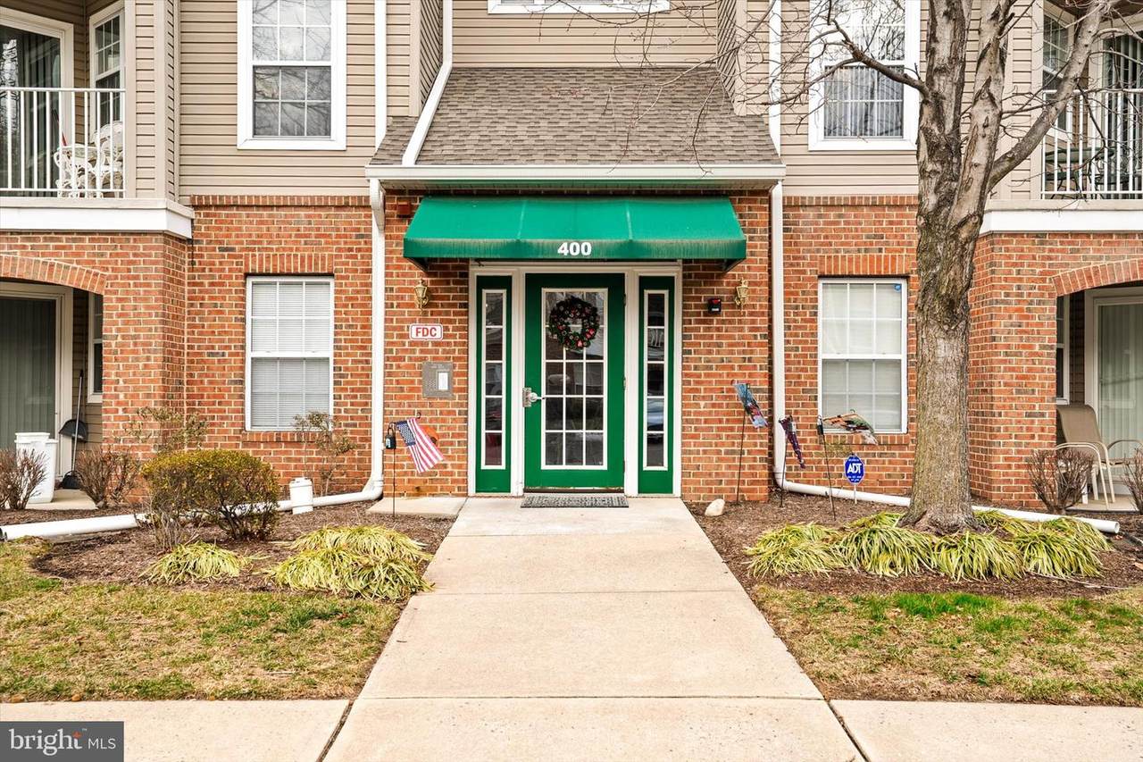 414 Mowat Circle - Photo 1
