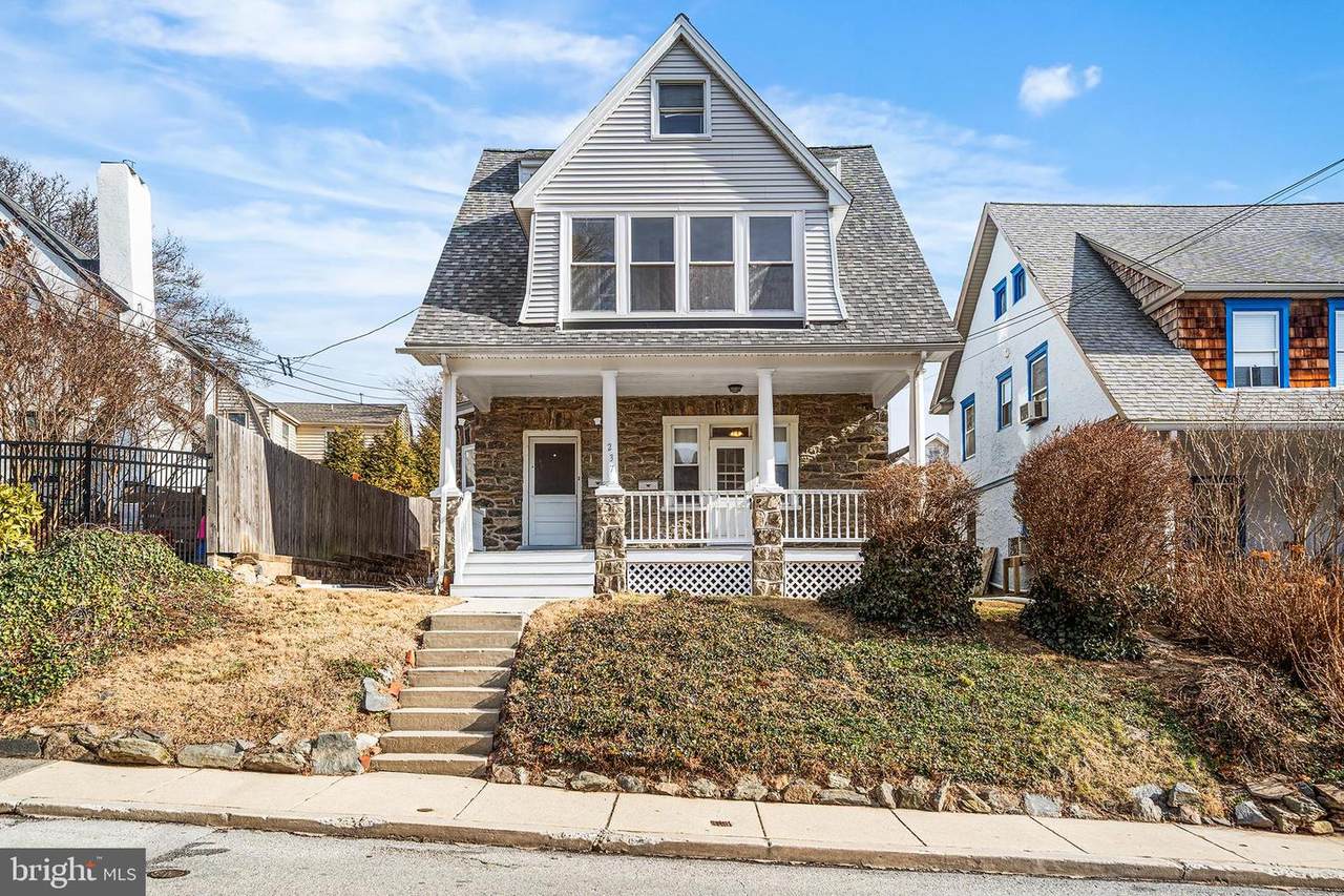 237 Essex Avenue - Photo 1