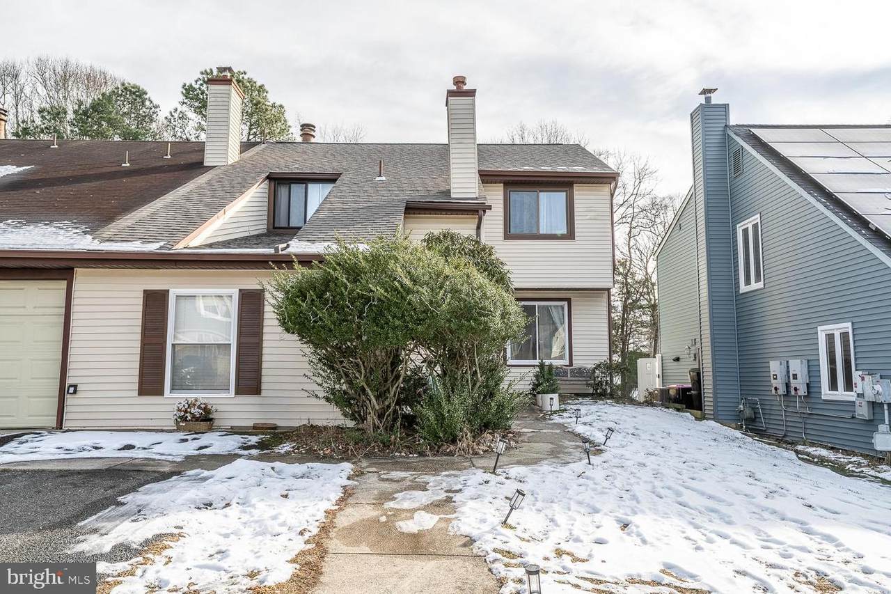 8 Dickenson - Photo 1