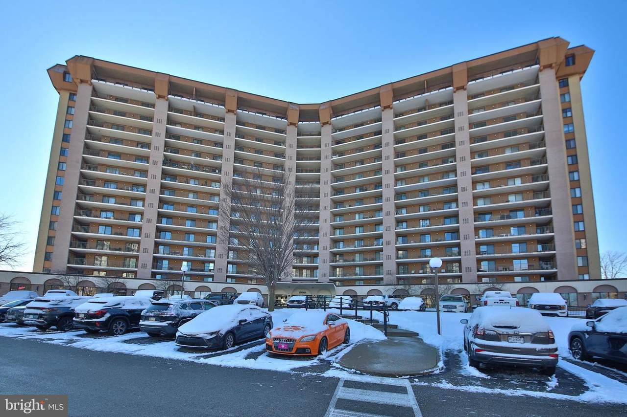 10512 Valley Forge Circle - Photo 1