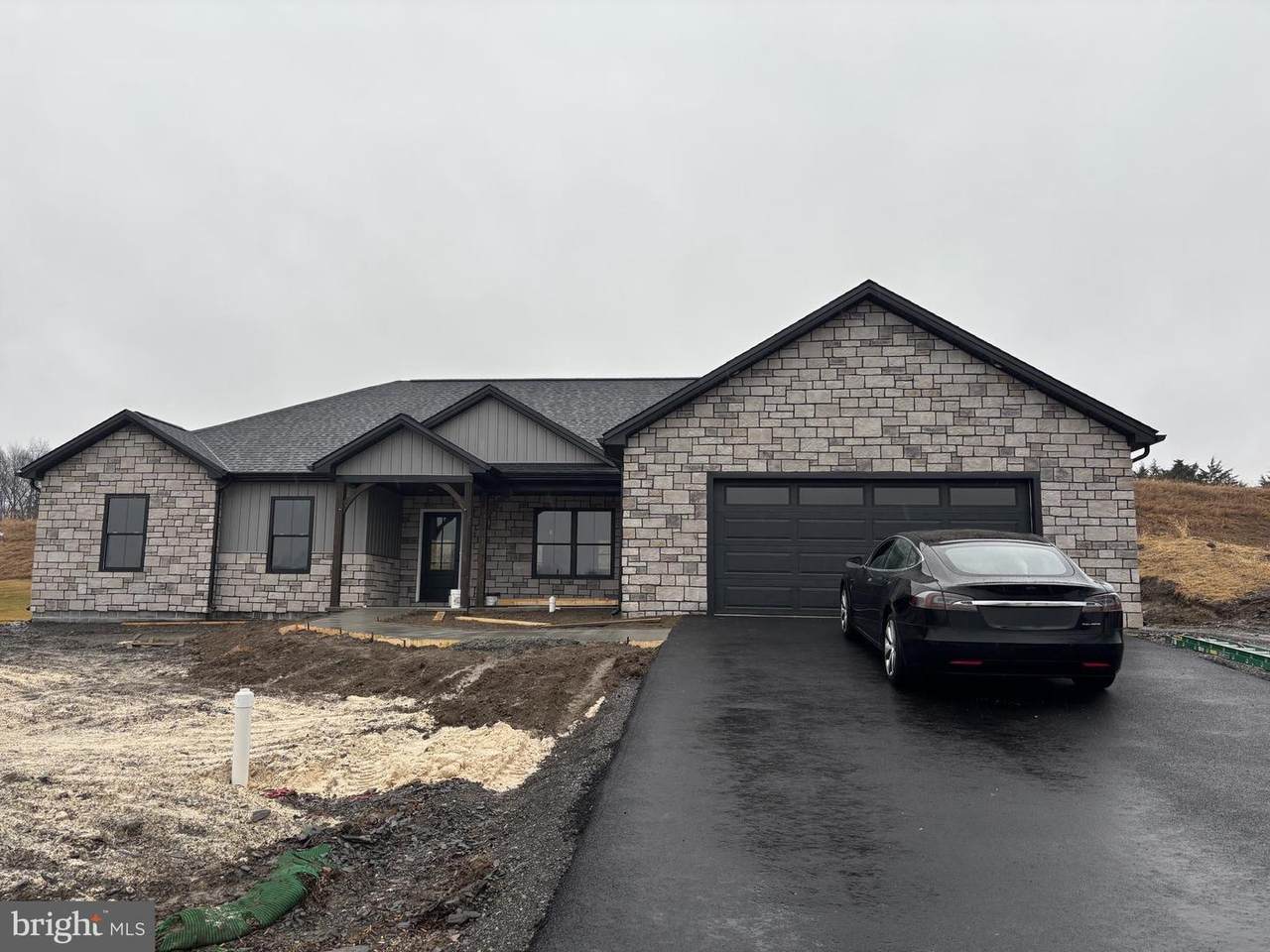 194 Meadowcreek Drive - Photo 1