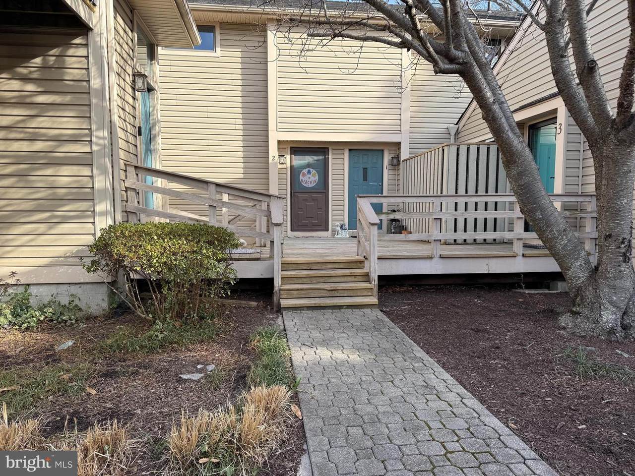 17-2 Mariners Way - Photo 1