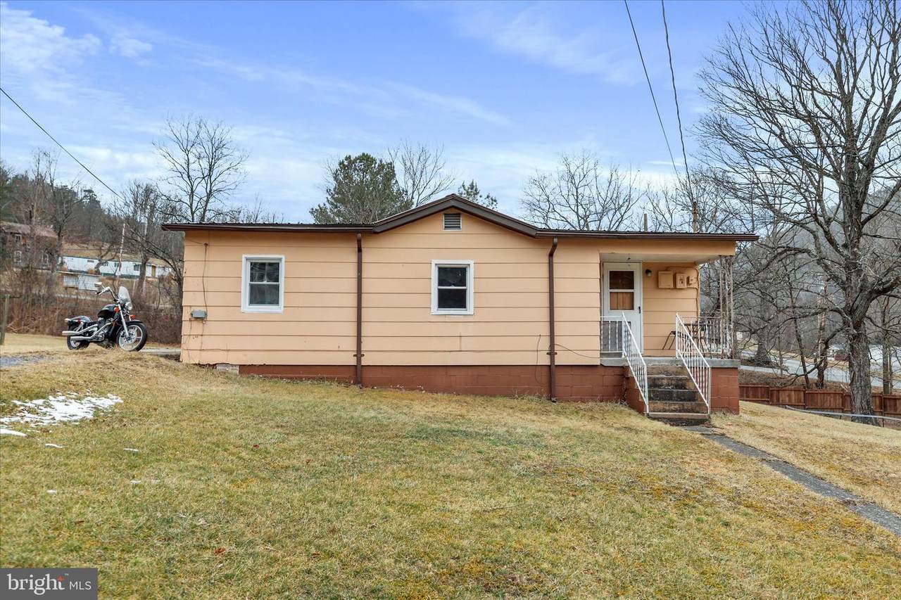 48 Wayland Drive - Photo 1