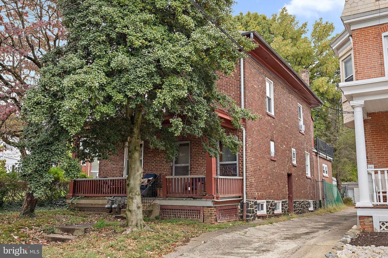 409 20TH Street - Photo 1