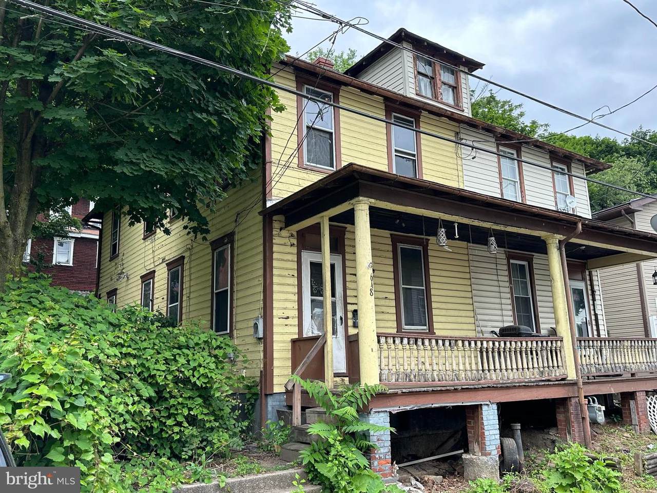 648 Baker Street - Photo 1