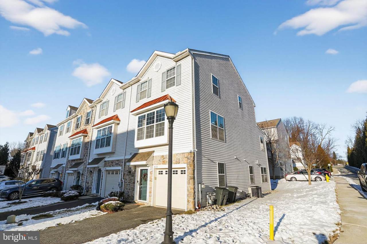 4138 Sophia - Photo 1