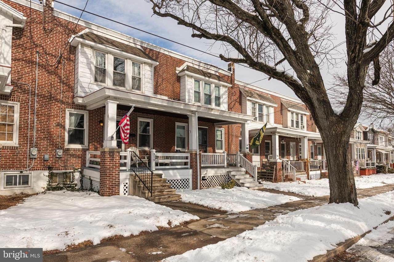 319 4TH Avenue - Photo 1