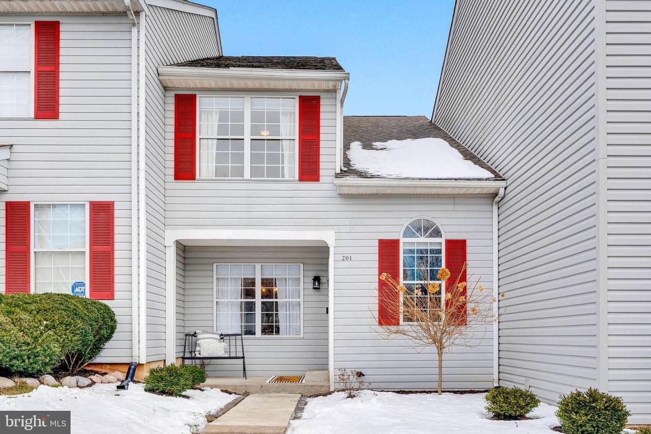 201 Stratford Court - Photo 1