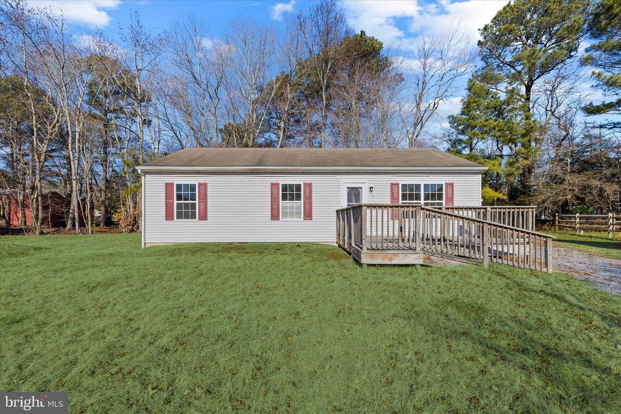 143 Hollywood Drive - Photo 1