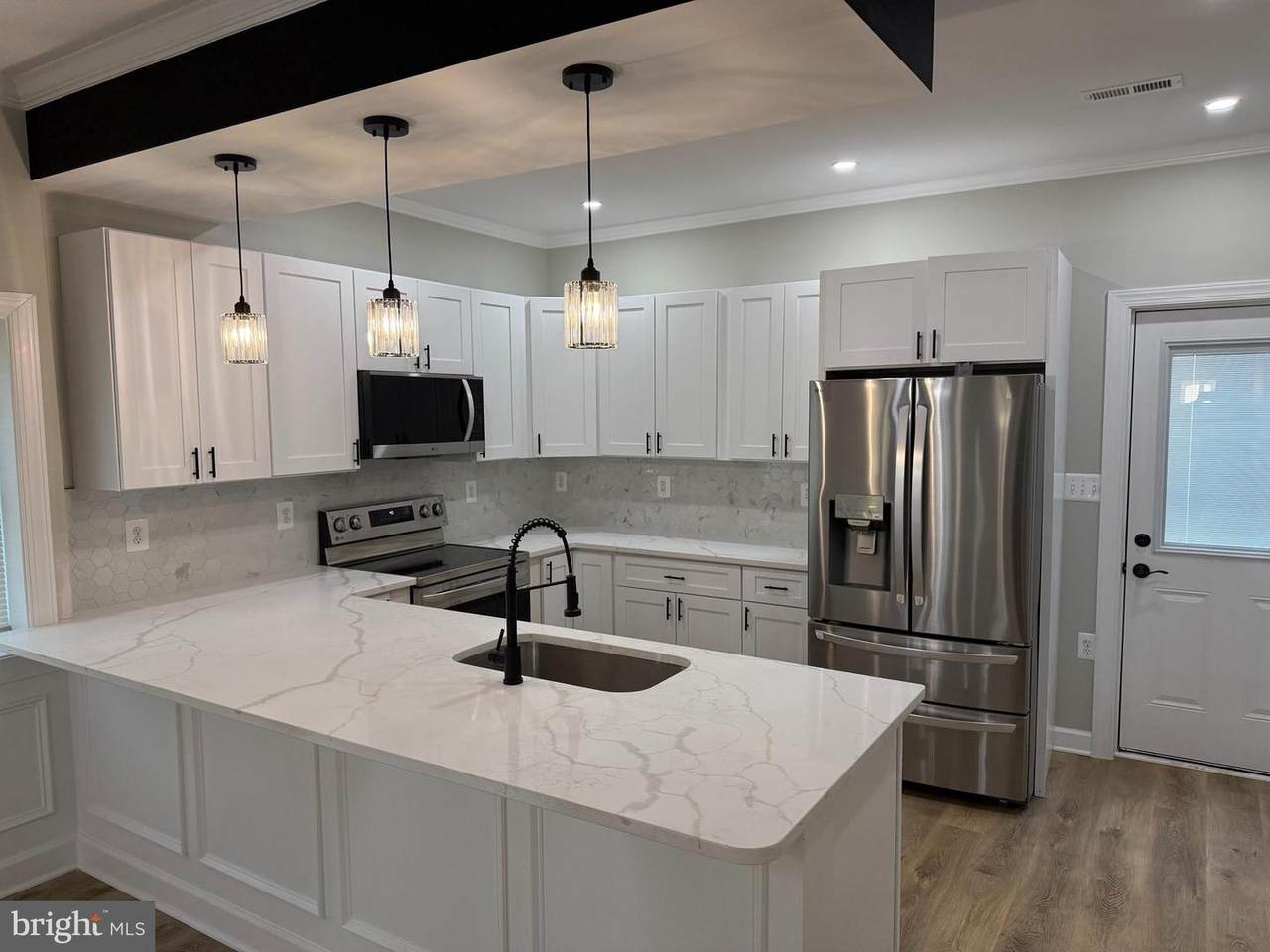 1604 Charlotte Avenue - Photo 1