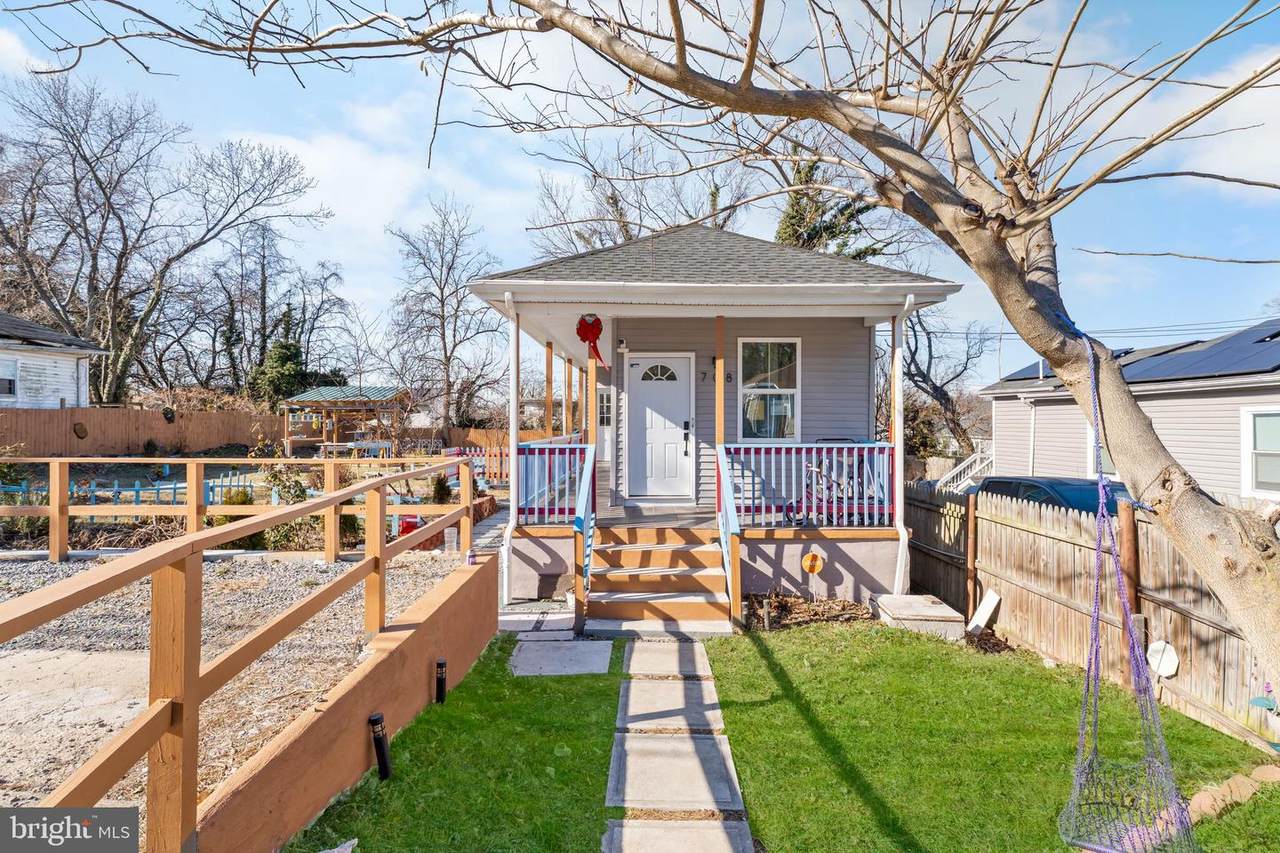 708 62ND Avenue - Photo 1