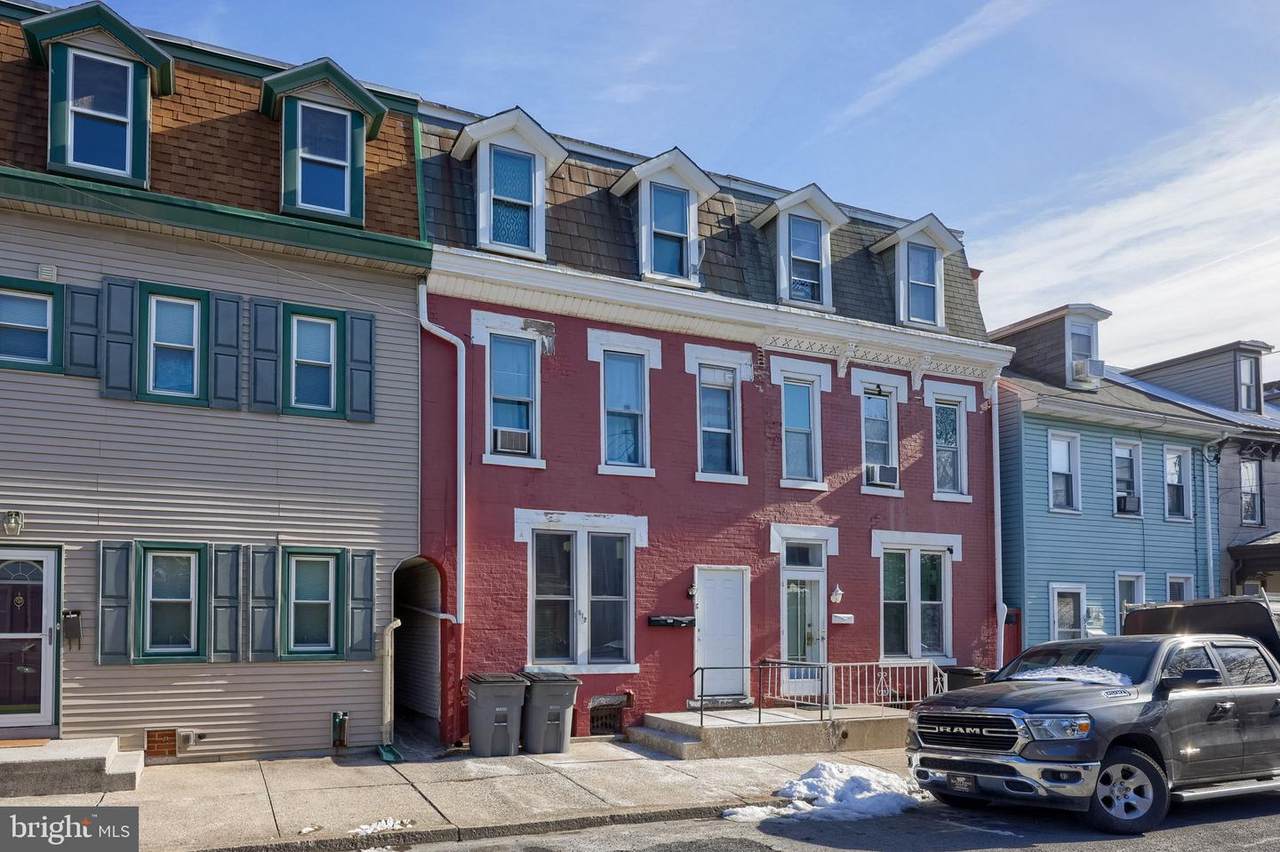 512 Spruce Street - Photo 1