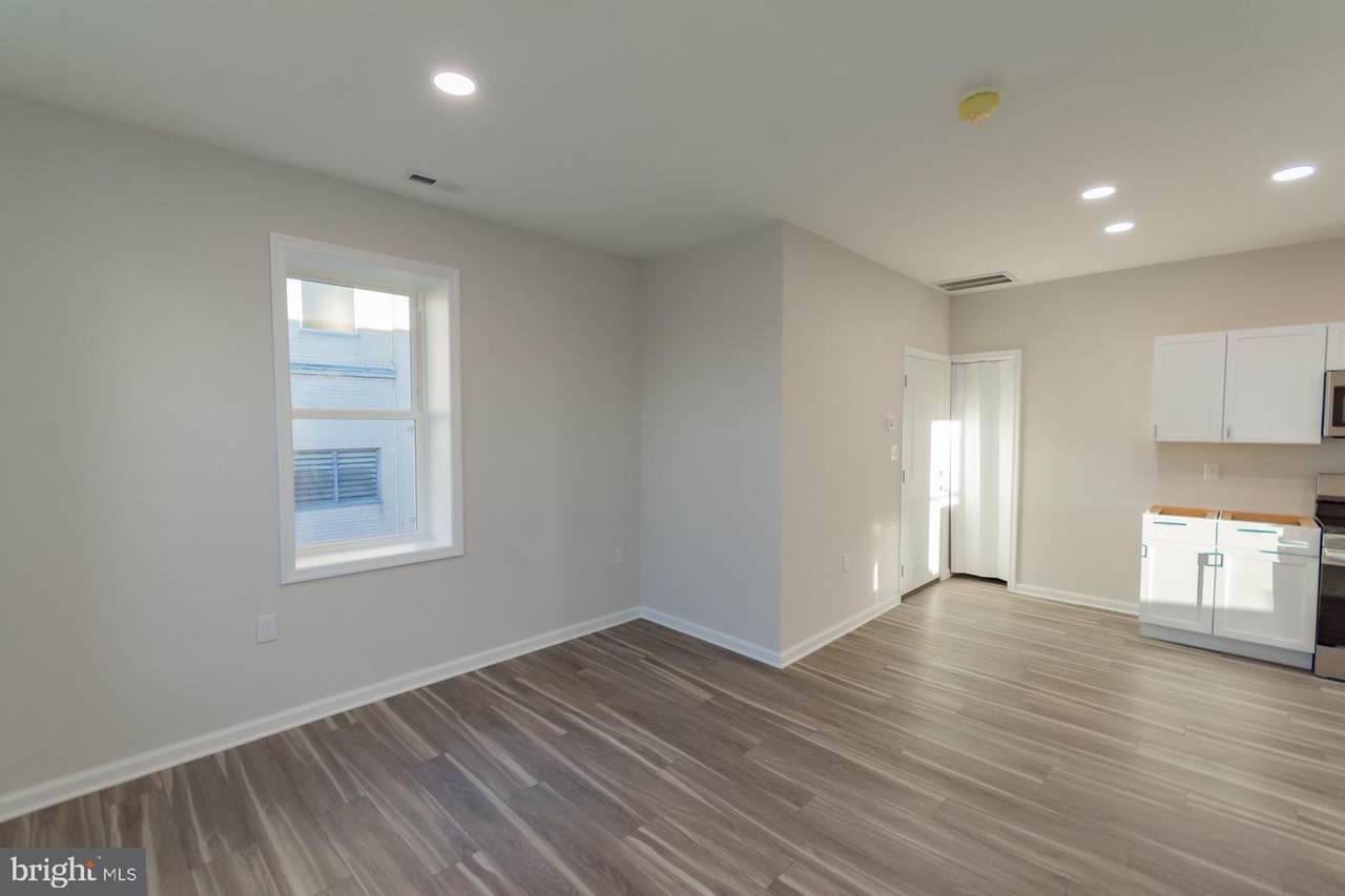 215 King Street - Photo 1
