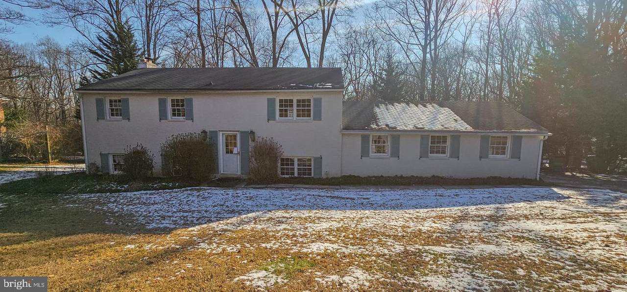 1017 Roxleigh - Photo 1