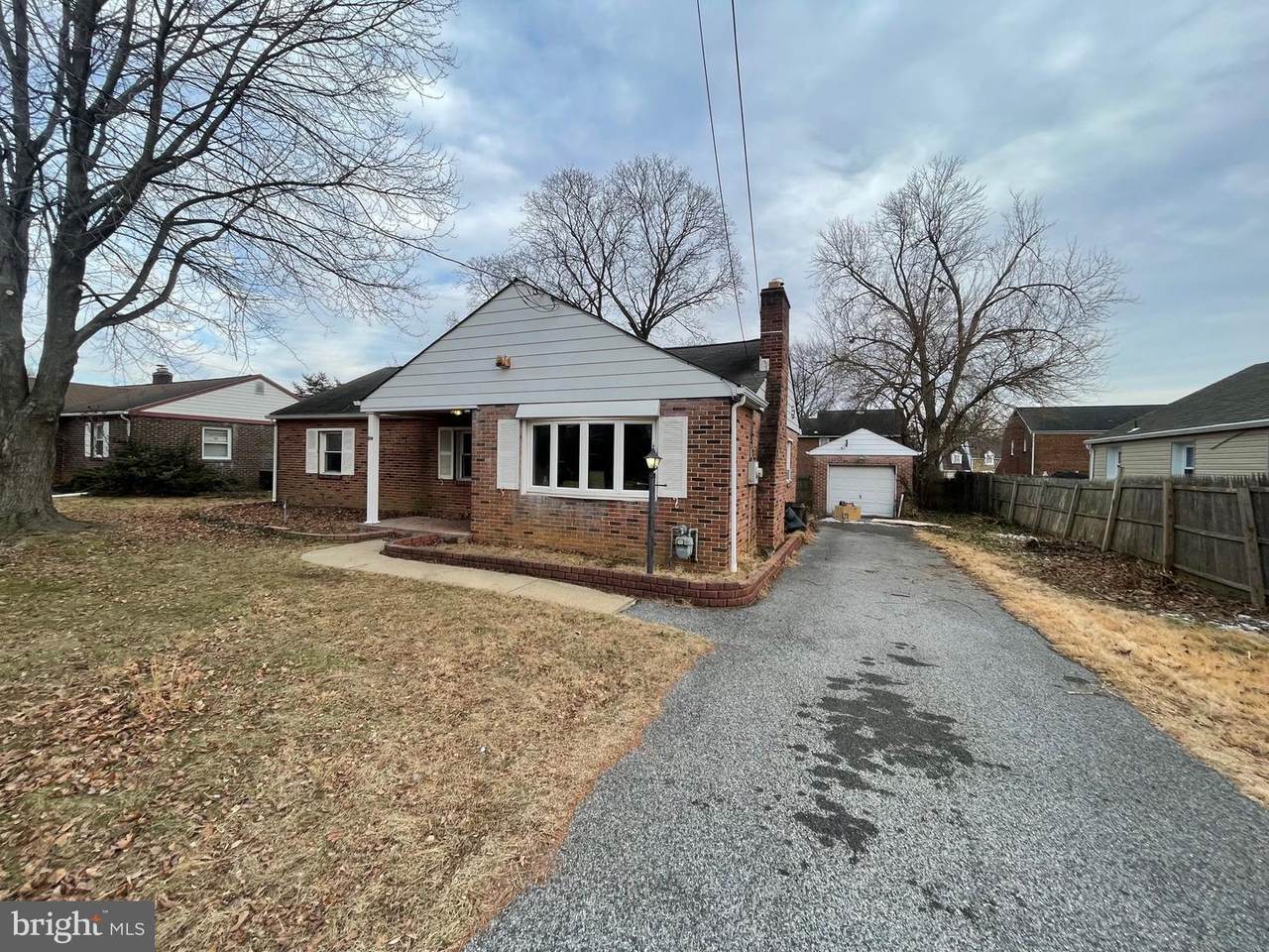 504 Springhill Avenue - Photo 1