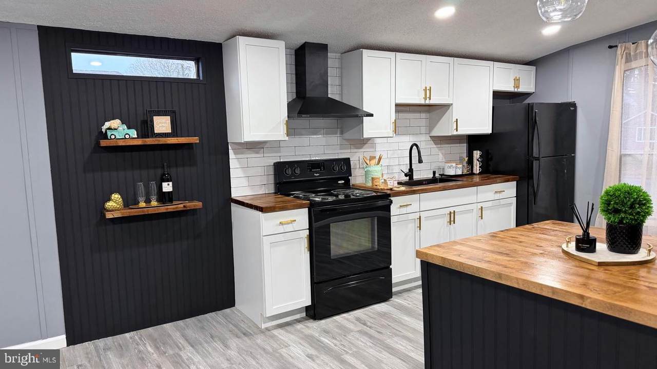 201 Forest Green - Photo 1