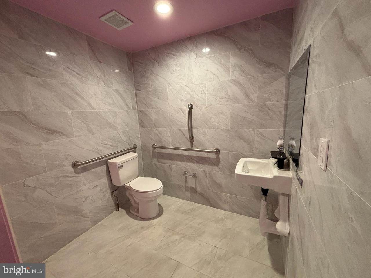 https://bt-photos.global.ssl.fastly.net/brightmls/1280_boomver_1_804473426366-2.jpg