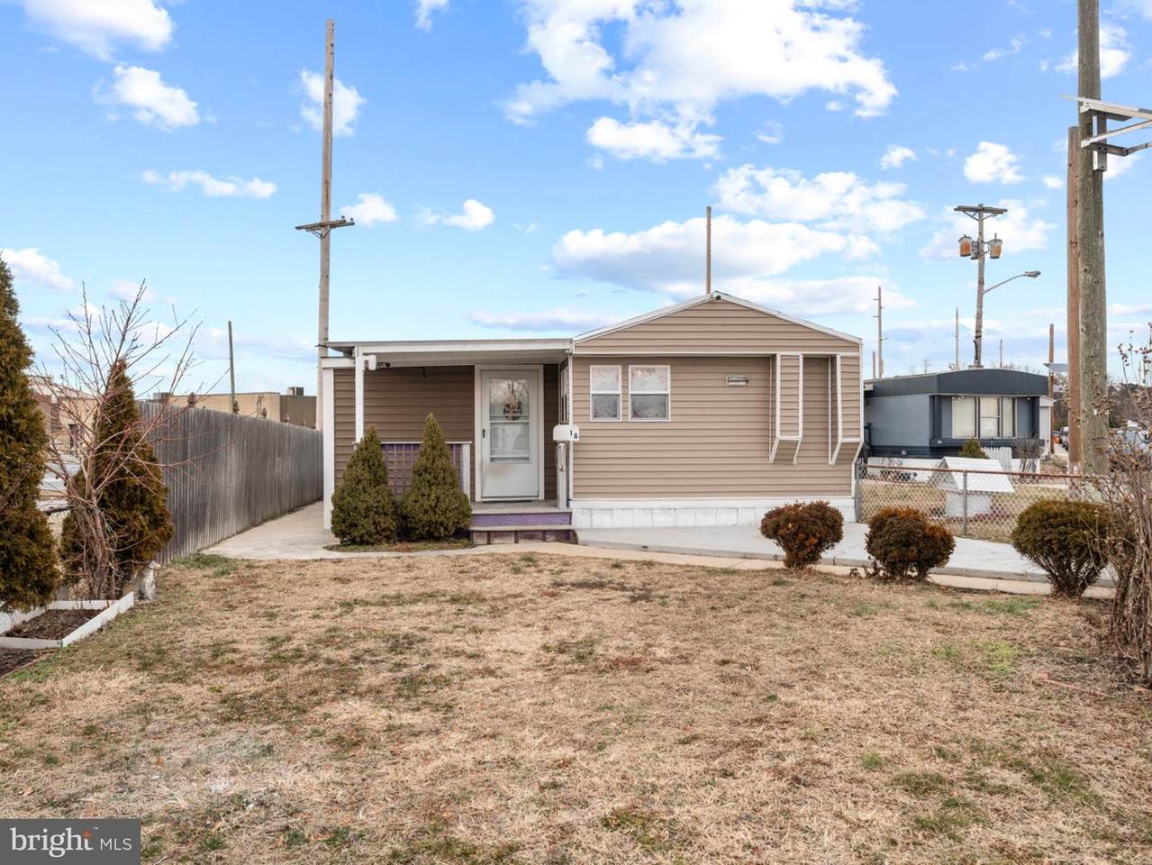 1-A Ashwood Avenue - Photo 1