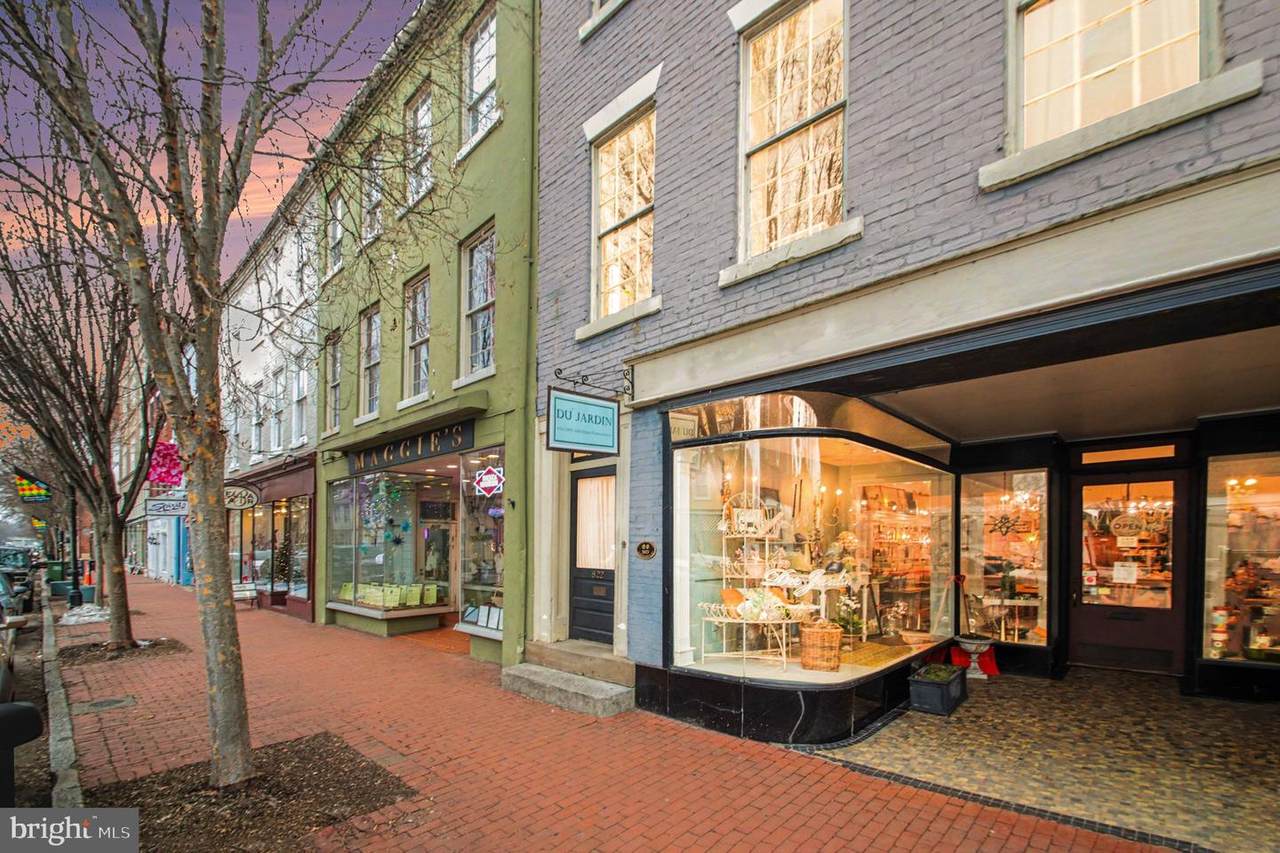 822 Caroline - Photo 1