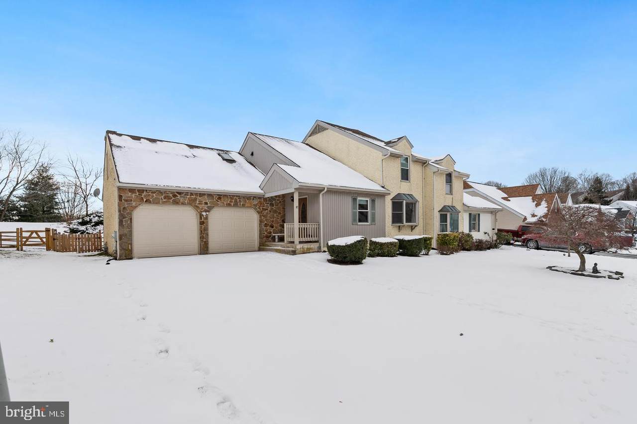 87 Chandler Court - Photo 1