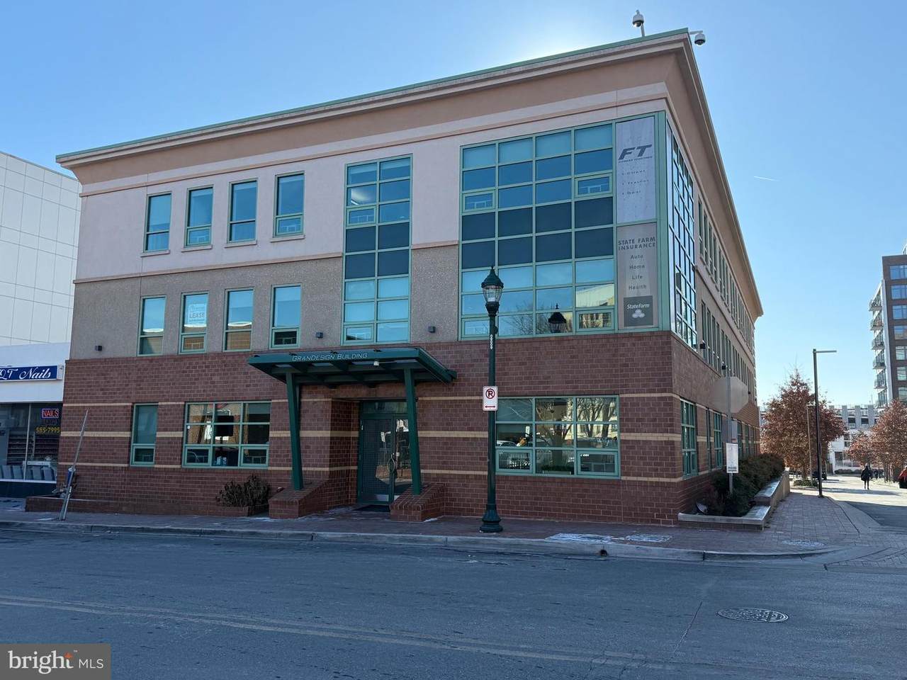 912 Thayer Avenue - Photo 1