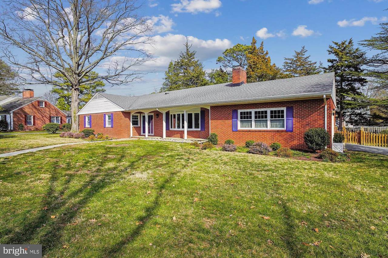 532 Trippe Avenue - Photo 1