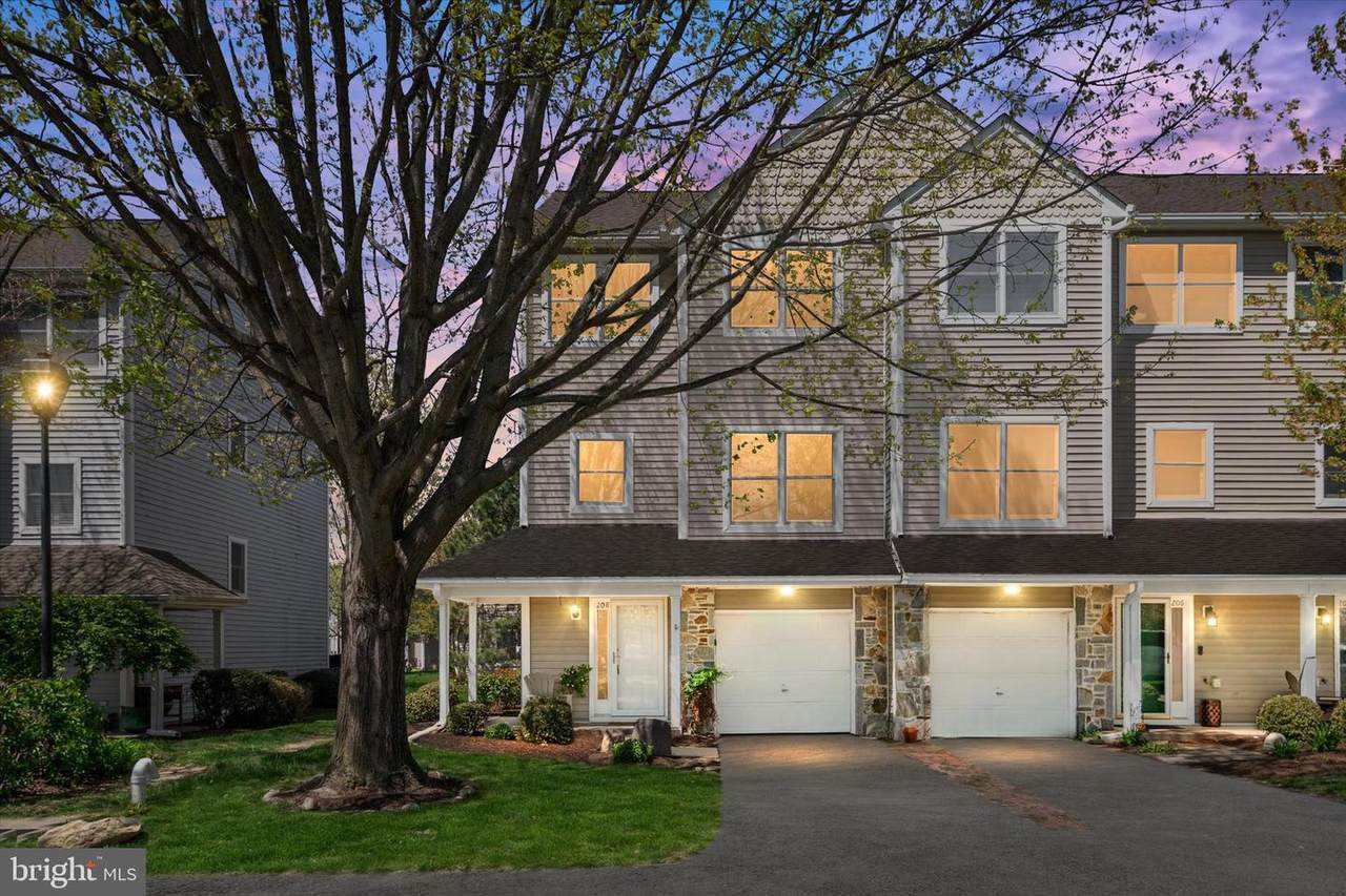 208 Blenny Lane - Photo 1