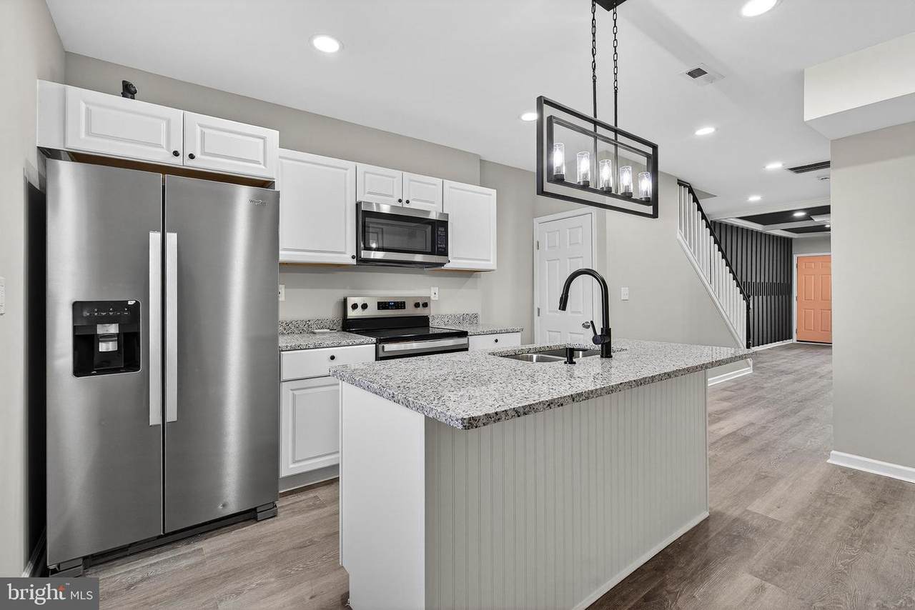 2004 Robb Street - Photo 1