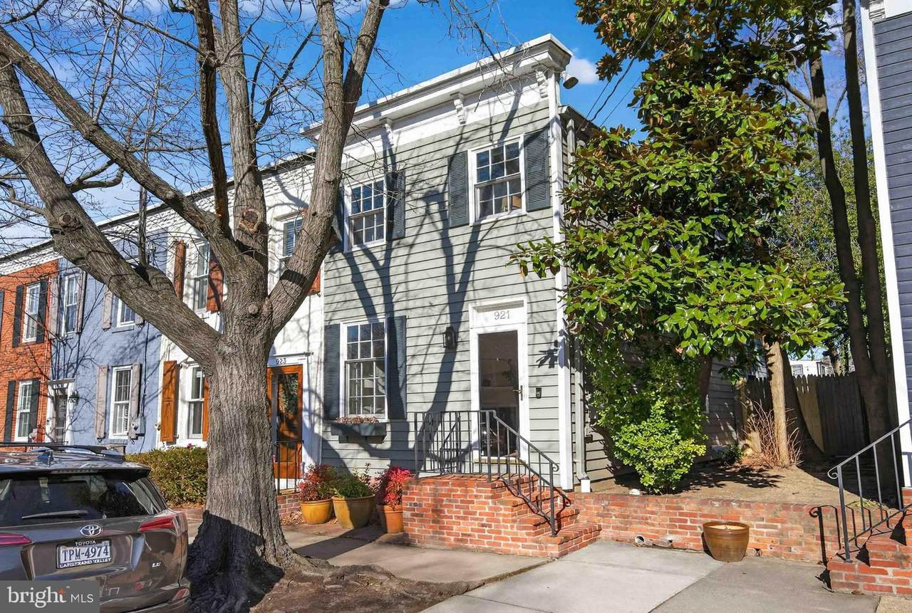 921 Oronoco Street - Photo 1