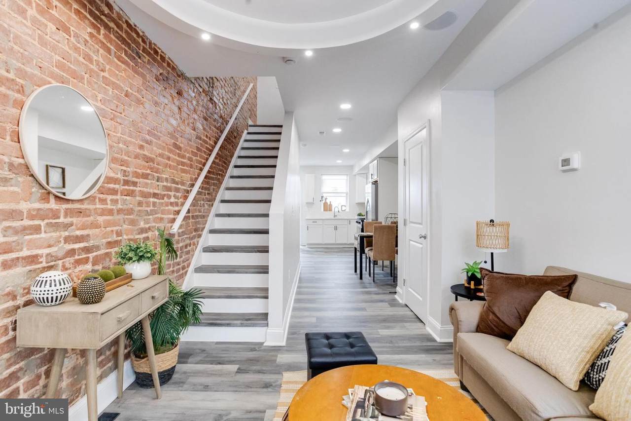 315 Robinson Street - Photo 1