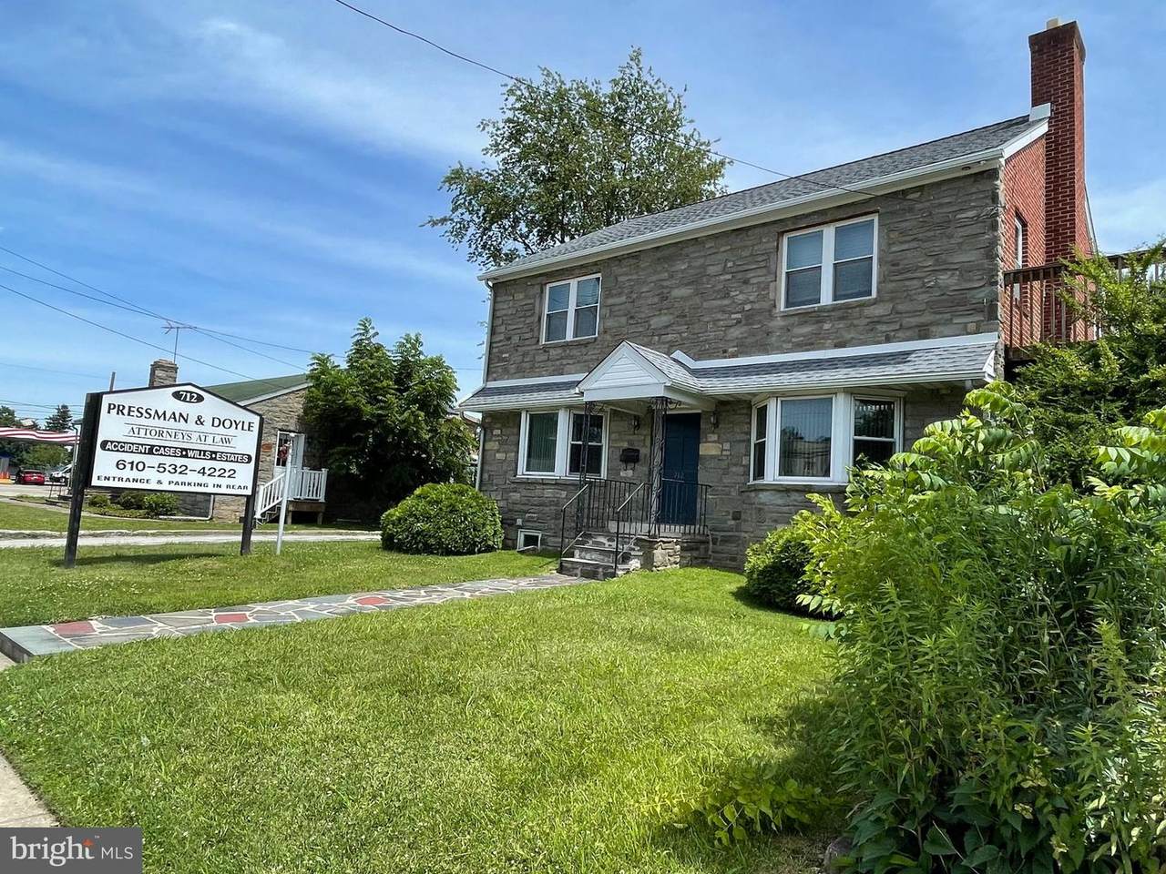 712 Macdade Boulevard - Photo 1