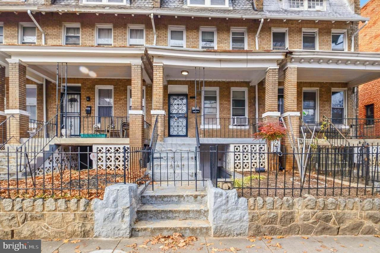 237 15TH Street - Photo 1