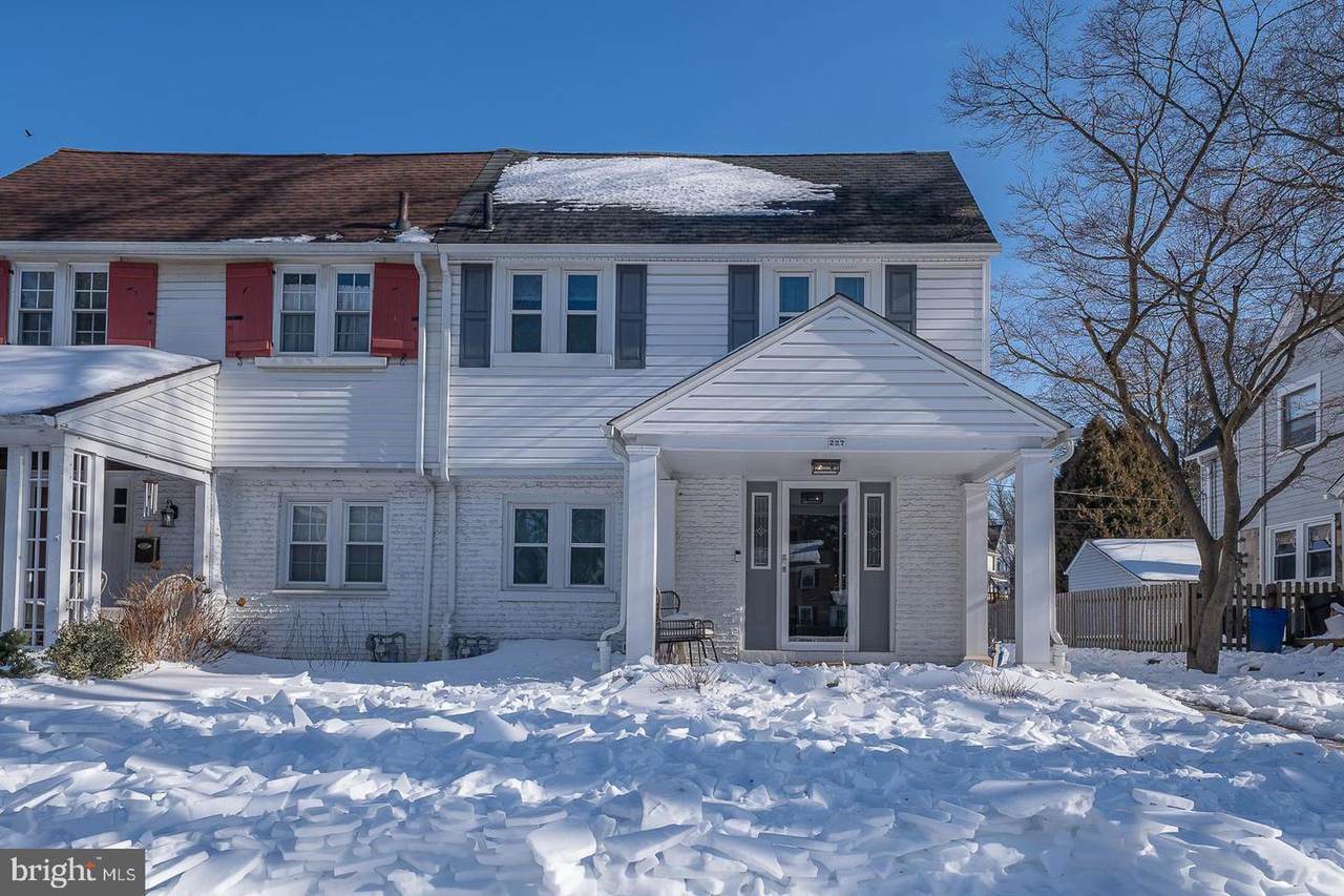 227 Hathaway Lane - Photo 1