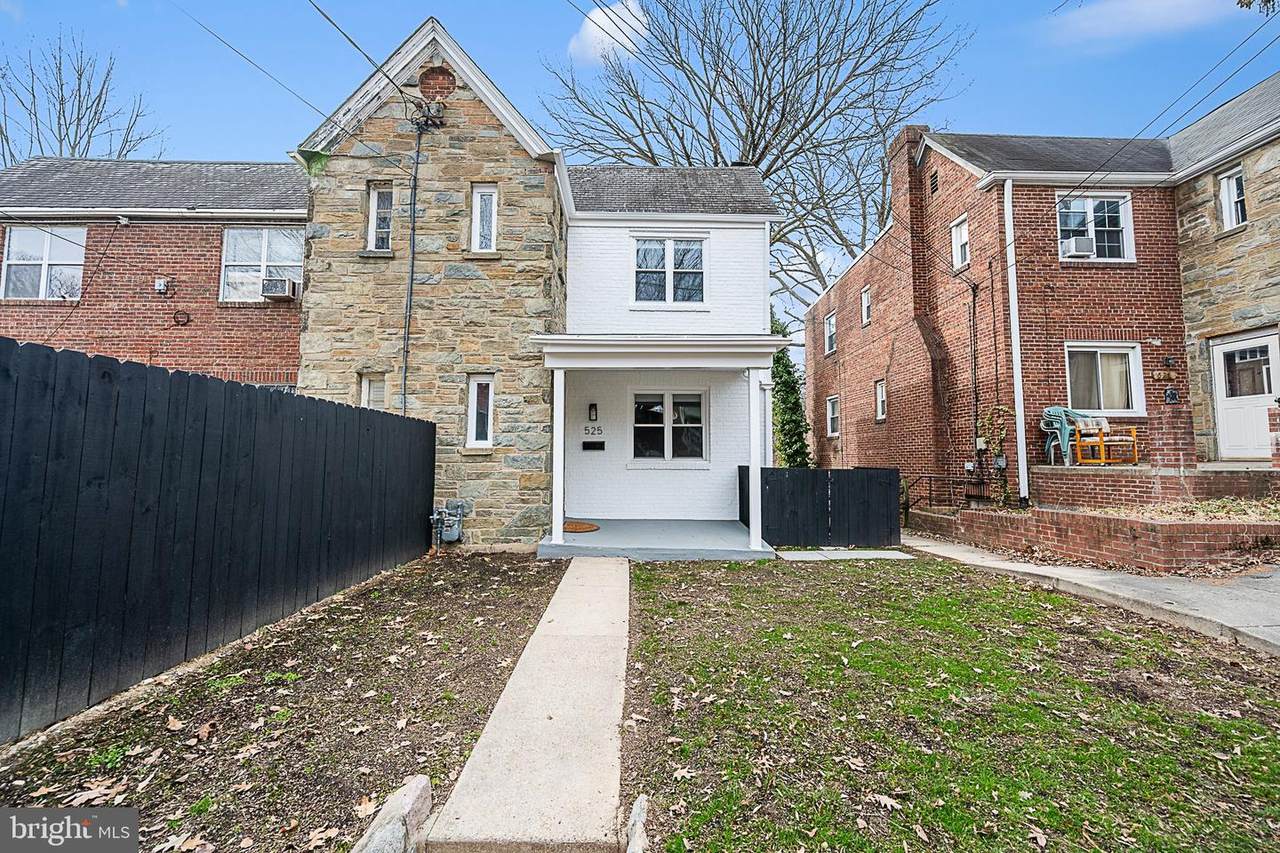 525 Oakwood Street - Photo 1