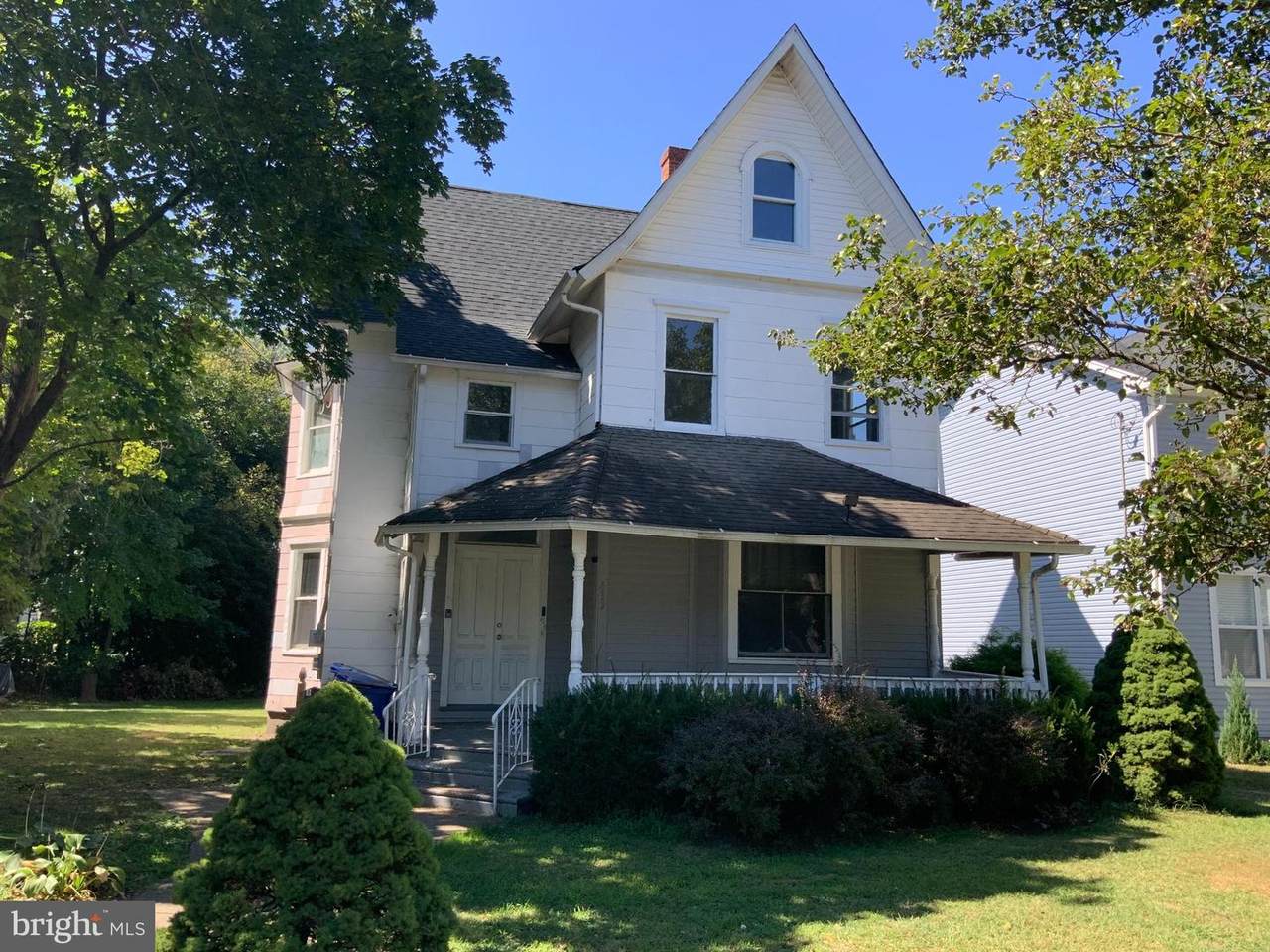 433 Bentley Avenue - Photo 1