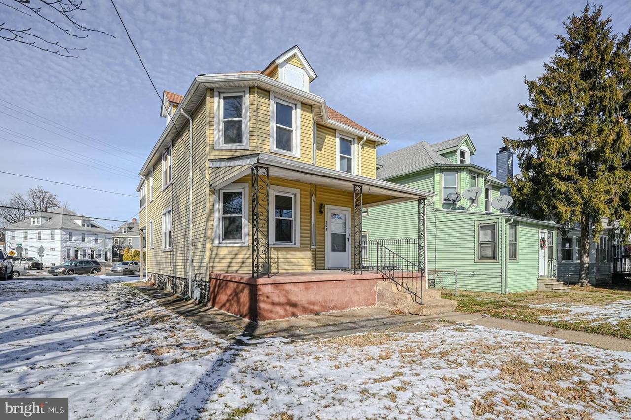205 Maryland Avenue - Photo 1