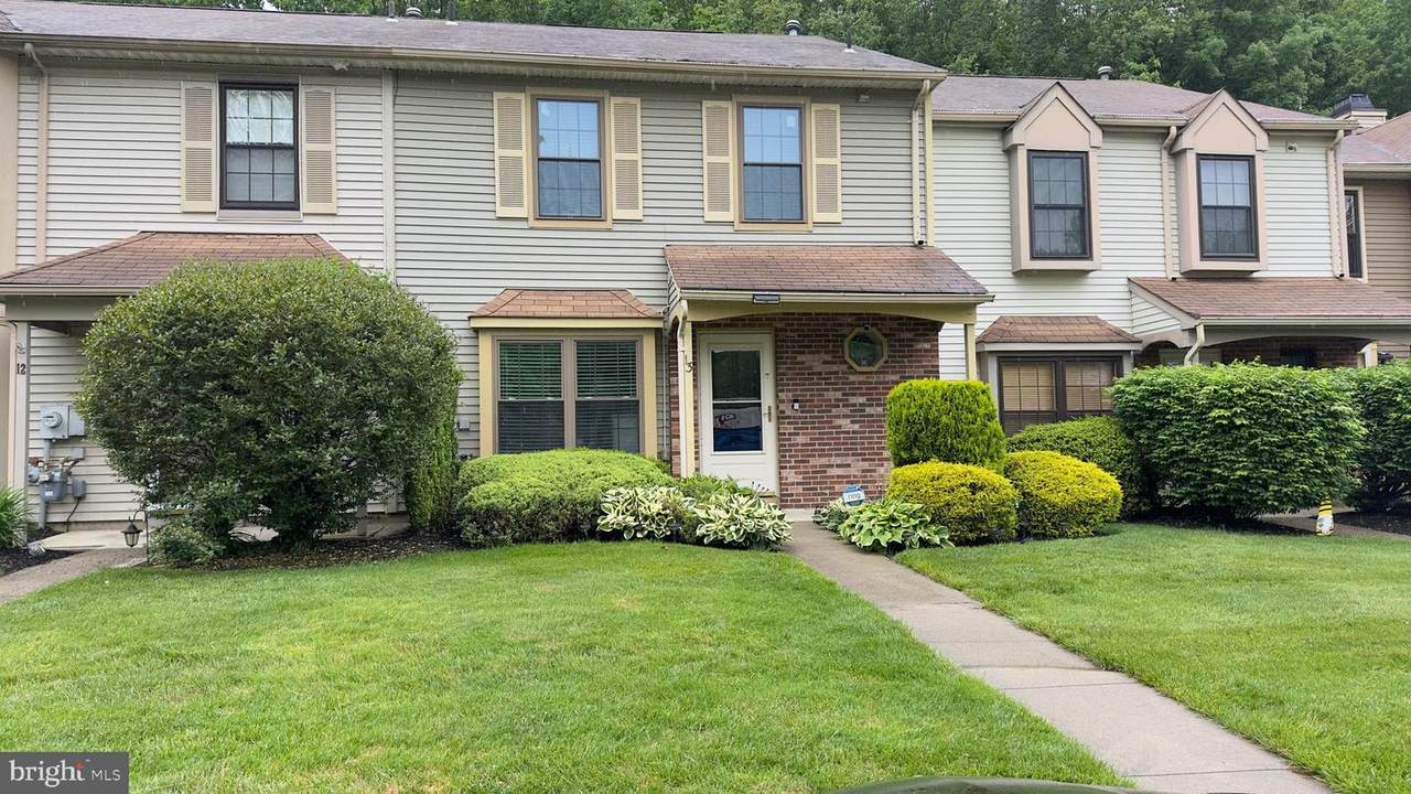  13 DEVON CT - Photo 1