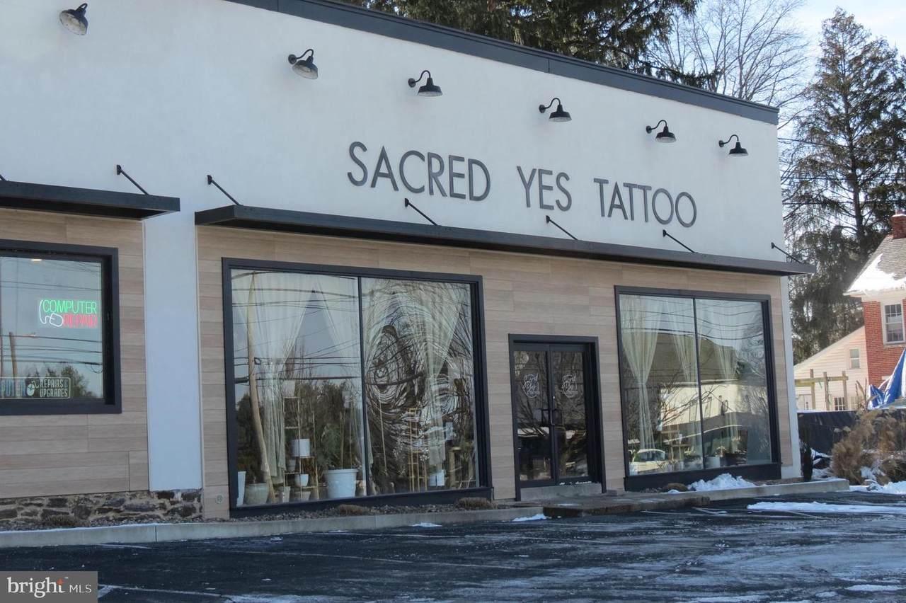 2608 Columbia - Photo 1