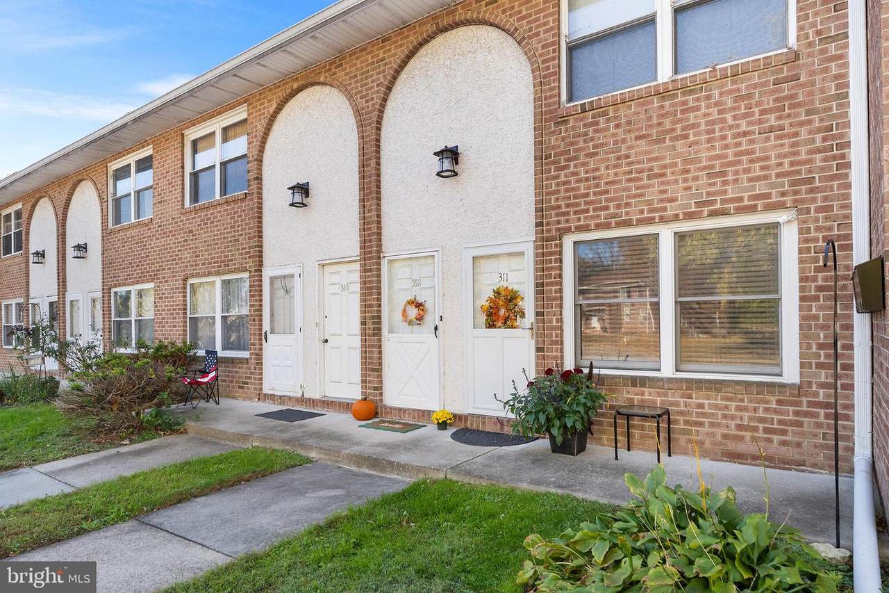 311 Winding Way - Photo 1