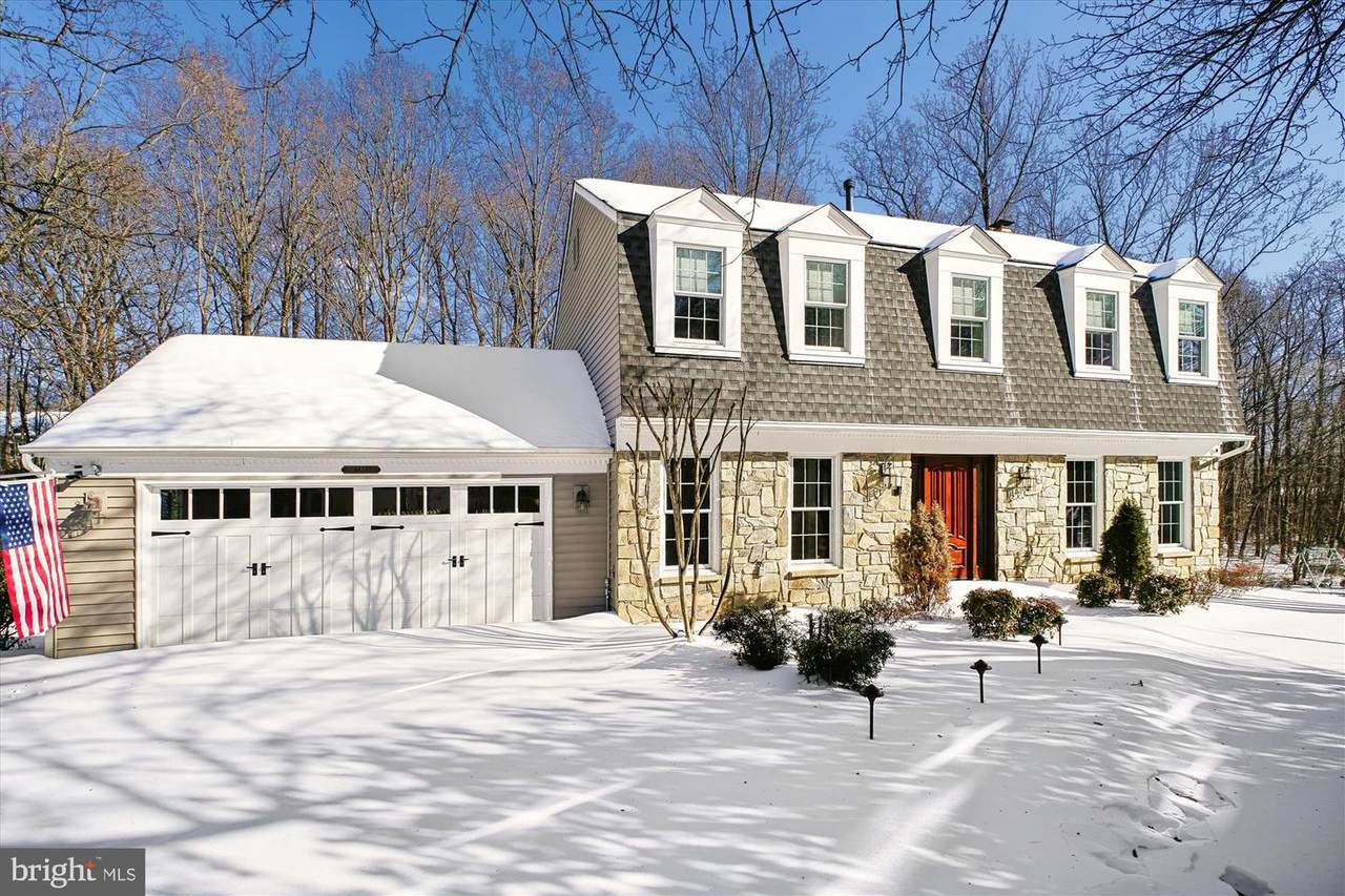 4623 University Drive - Photo 1