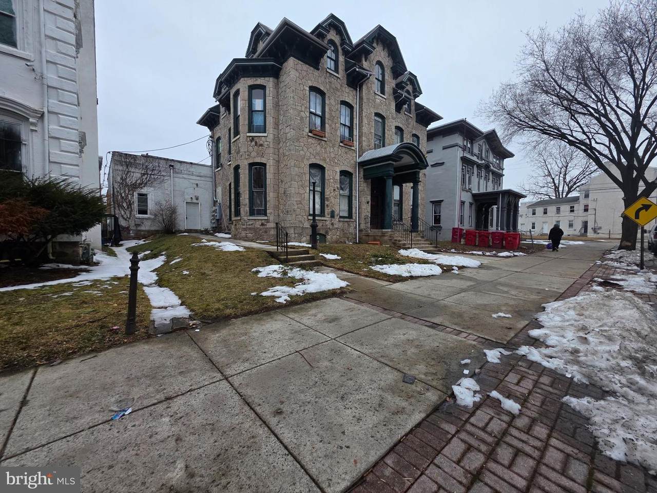 907 Dekalb Street - Photo 1