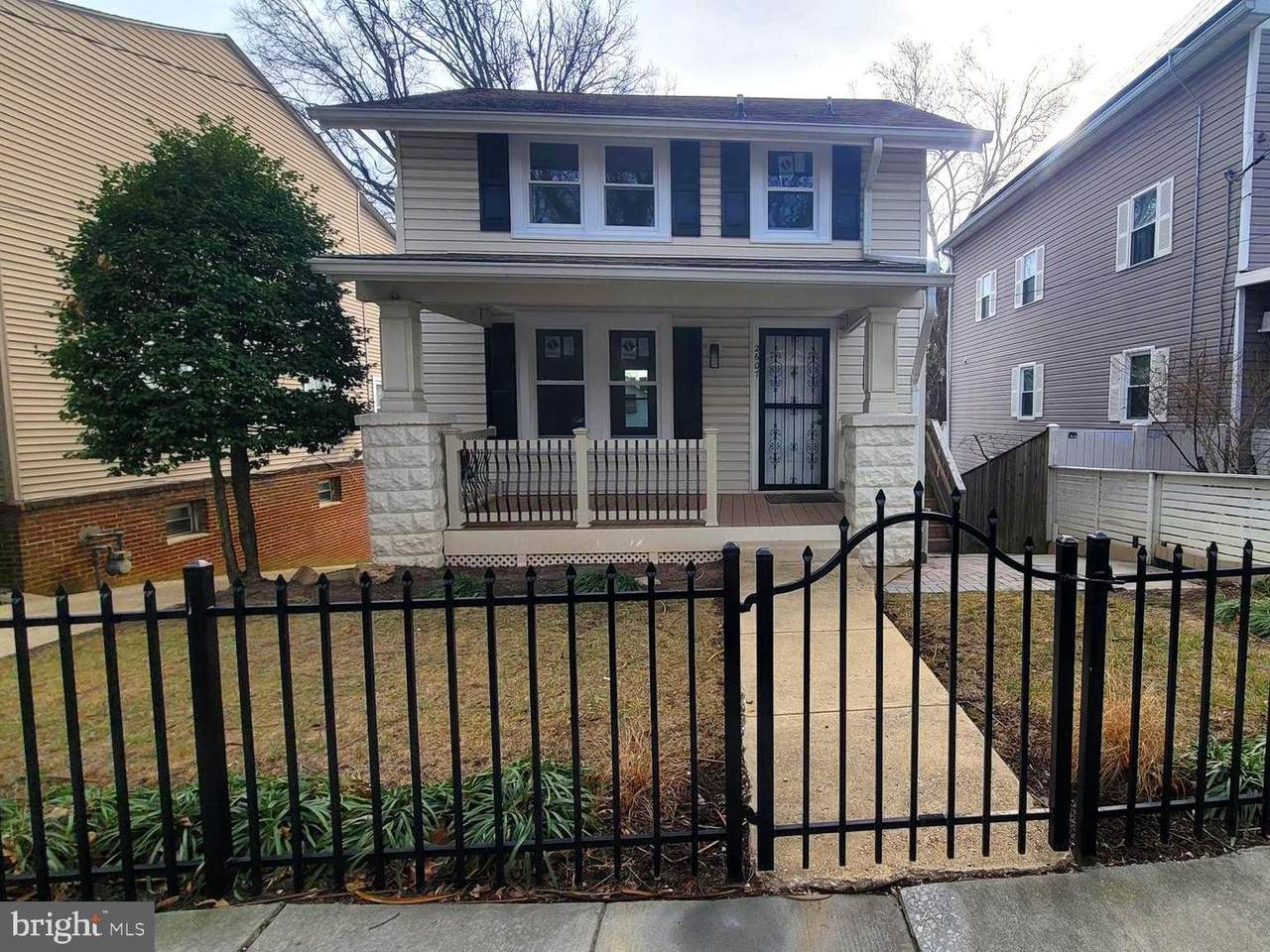 2607 Hamlin Street - Photo 1