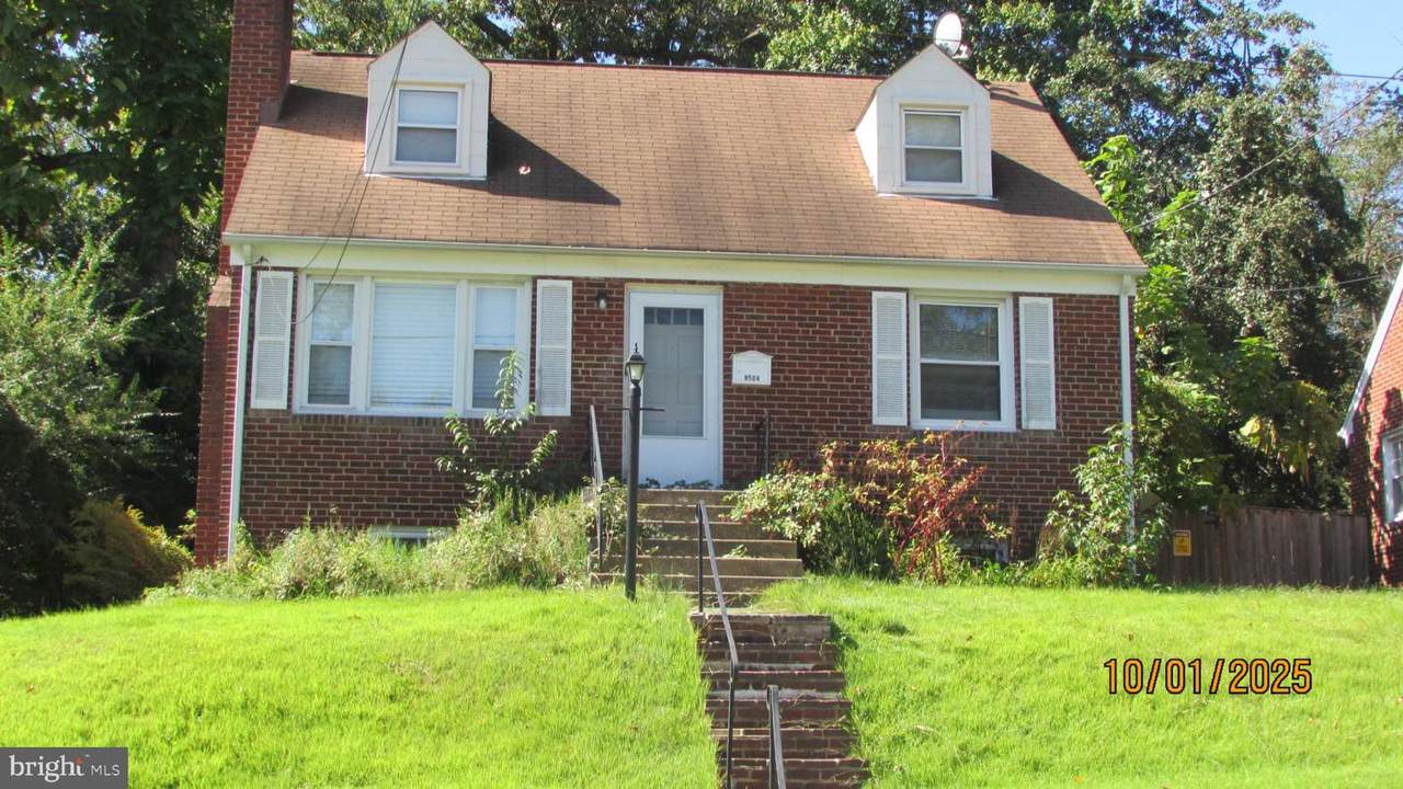 8504 49TH Avenue - Photo 1