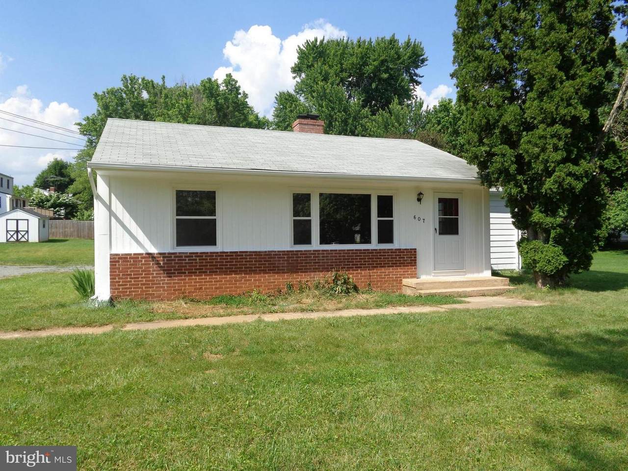 607 Waterloo Road - Photo 1