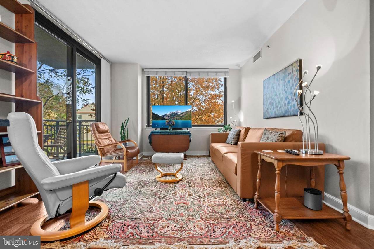 2451 Midtown Avenue - Photo 1